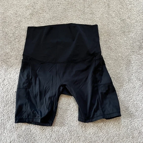 2 pairs of Maternity Black Shorts with Pocket - Picture 2 of 10